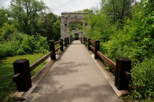Hoyt Park footbridge over the Menomonee River
