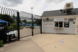 Hoyt Park Pool - The Landing