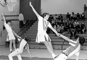 1976-77 Cheerleaders