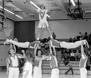 1976-77 Cheerleaders